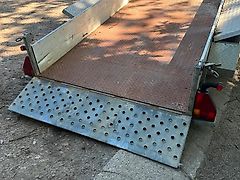 Humbaur Absenkanhänger 3,5 T. Tieflader Arbeitsbühne Hebebühne