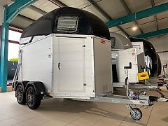 Böckmann Champion Esprit Pferdeanhänger inkl. Zubehörpaket