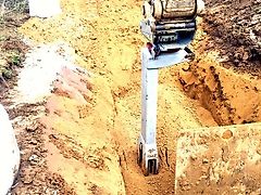 UAM HD200 Anbauverdichter für schmale Gräben | Bodenverdichter Bagger